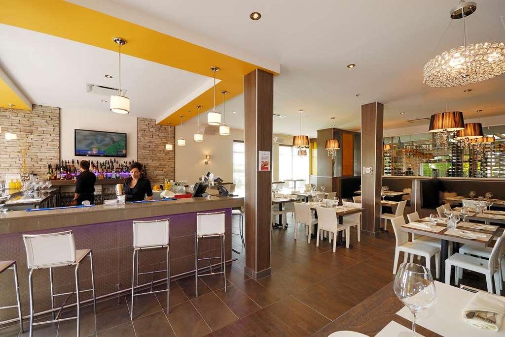 Imperia Hotel Et Suites Terrebonne Restoran gambar