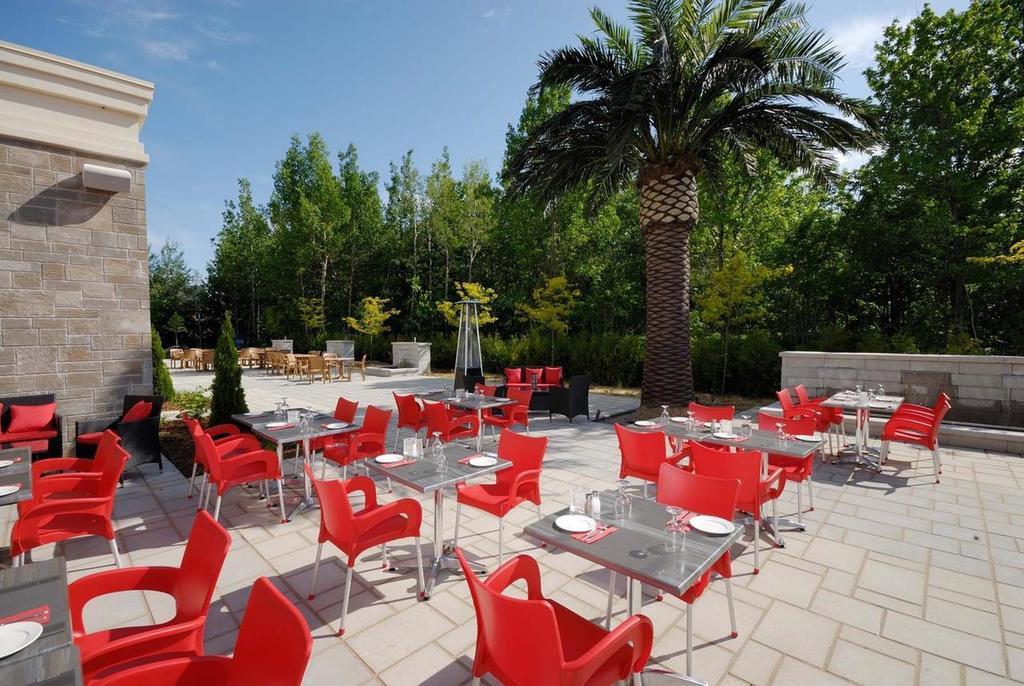 Imperia Hotel Et Suites Terrebonne Luaran gambar