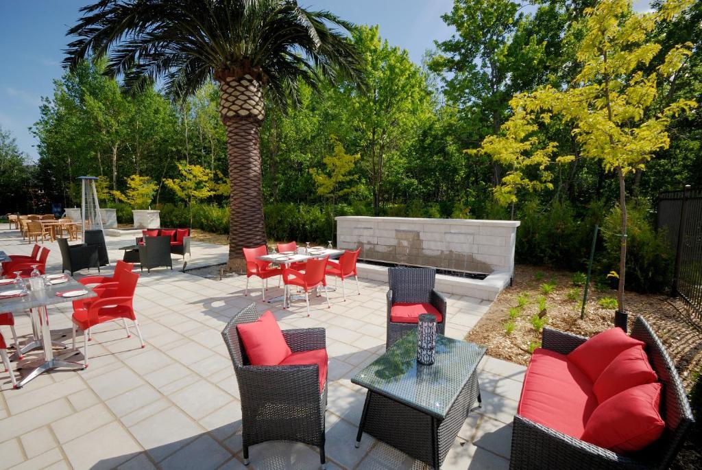 Imperia Hotel Et Suites Terrebonne Luaran gambar
