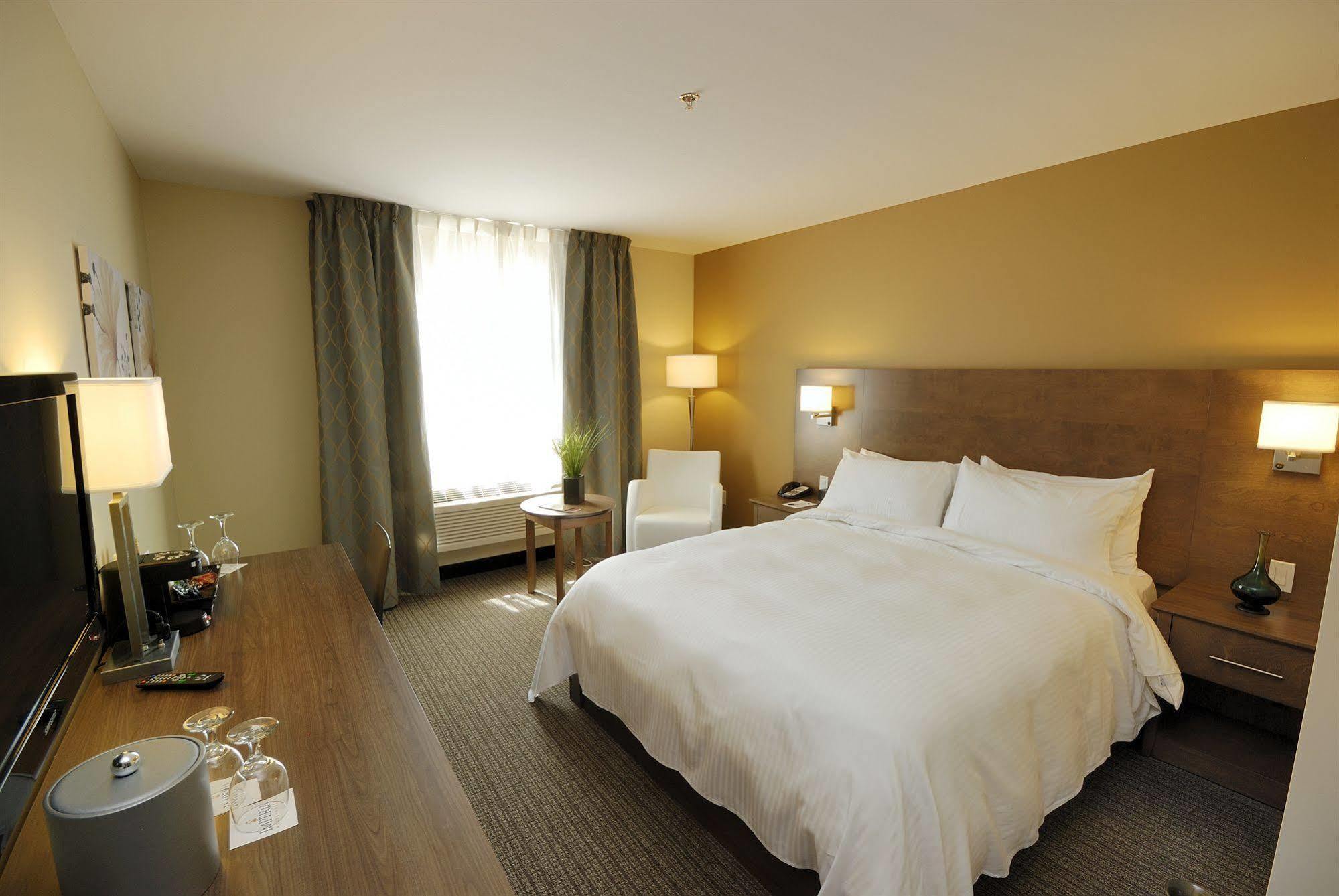 Imperia Hotel Et Suites Terrebonne Luaran gambar