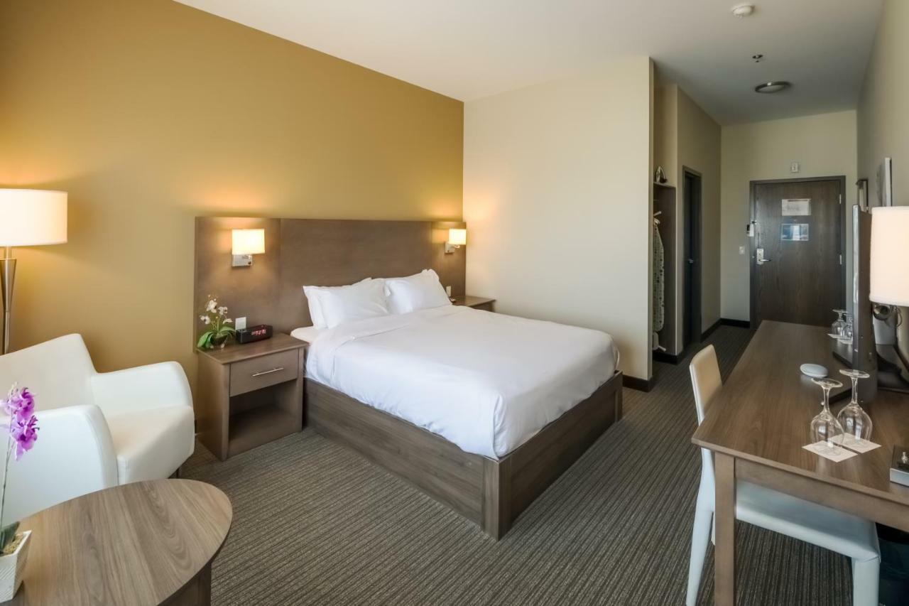 Imperia Hotel Et Suites Terrebonne Luaran gambar