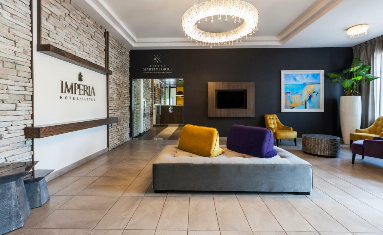 Imperia Hotel Et Suites Terrebonne Luaran gambar